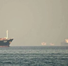 1600 судов застряли у Ормуза. Но США и Иран, кажется, договорились