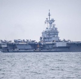 
&laquo;Шарль де Голль&raquo; в Красном море