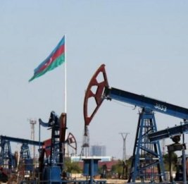 
Азербайджанская нефть торгуется по цене 105 долларов