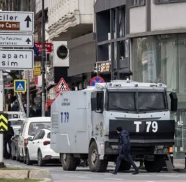 
Нагрянули в мэрию Стамбула: десятки задержанных