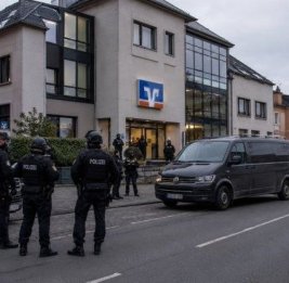 В Германии напали на банк и взяли заложников