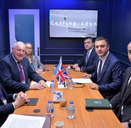 
Замминистра обороны принял участие в выставке SAHA EXPO 2026