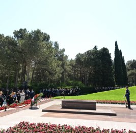 
Дань уважения памяти архитектора современного независимого Азербайджана