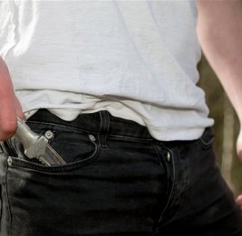 В бакинской школе пятиклассник ранил ножом девочку
