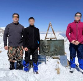 
Сотрудники Службы государственной безопасности совершили восхождение на пик Гейдара