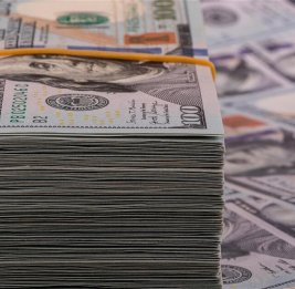 
Валютные резервы Азербайджана растут, а госдолг сокращается