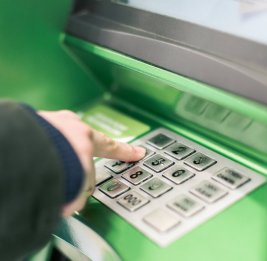 Карты азербайджанского банка перестали работать в Европе