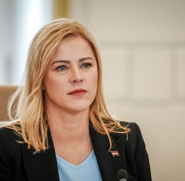 
Силиня ушла в отставку с поста премьера Латвии