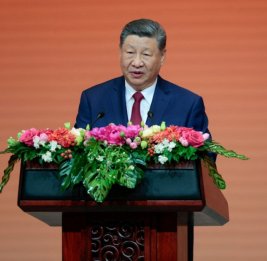 
Си Цзиньпин: &laquo;Возрождение Китая&raquo; и &laquo;Сделаем Америку снова великой&raquo; могут идти рука об руку