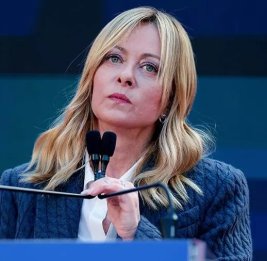 Мелони досрочно возвращается в Италию из-за наезда на толпу в Модене