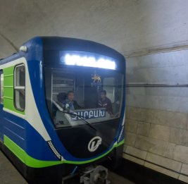 
В метро в Ереване произошел технический сбой