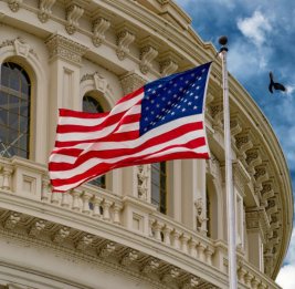 Госдолг США вырос почти на $450 млрд на фоне конфликта с Ираном