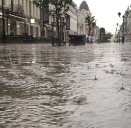 
Двухдневные проливные дожди привели к подтоплениям в Москве и Подмосковье