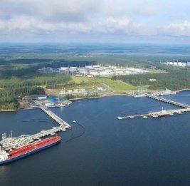 
Танкер и бурильное судно столкнулись в порту Приморского края РФ