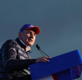 Люди в масках и с автоматами угрожали Пашиняну