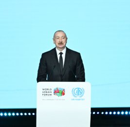 
Президент Азербайджана: Посетители сравнивают Агдам с Хиросимой