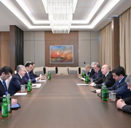 Президент Ильхам Алиев встретился с Президентом Узбекистана Шавкатом Мирзиёевым