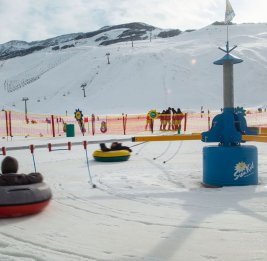 Майский снег как магнит для отдыхающих