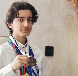 
Школьник из Зангилана выиграл стипендии престижных вузов мира