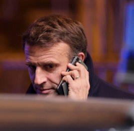 
Впервые за четыре года: Макрон позвонил Лукашенко