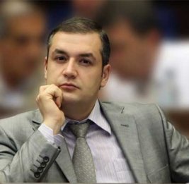 У Пашиняна одним соперником меньше