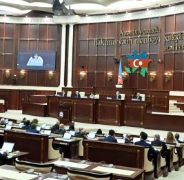 
Милли Меджлис приступил к обсуждению 13 вопросов