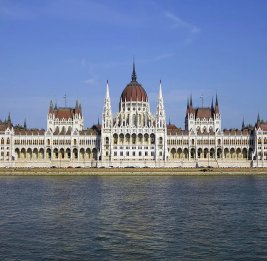 
Парламент Венгрии решил сохранить членство страны в МУС