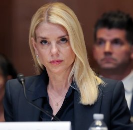 У экс-генпрокурора США Бонди нашли рак после нового назначения