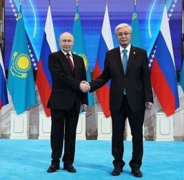 Токаев и Путин подписали заявление о &laquo;семи основах дружбы&raquo;