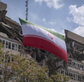 
В Иране заявили об ущербе на сотни миллиардов долларов от ударов США и Израиля