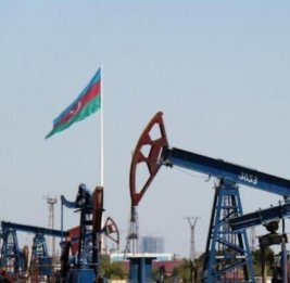 
Азербайджанская нефть торгуется по цене 98 долларов