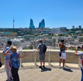 
Турпоток в Азербайджан из стран Азии сократился почти на 24%