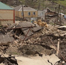 
Дамбу на въезде в одно из дагестанских сел размыло из-за ливней