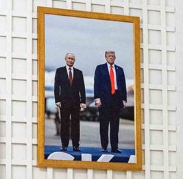 Фото с Путиным стало единственным групповым снимком Трампа в Белом доме