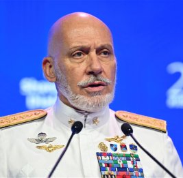 НАТО считает вывод части войск США из Европы "системным сдвигом"