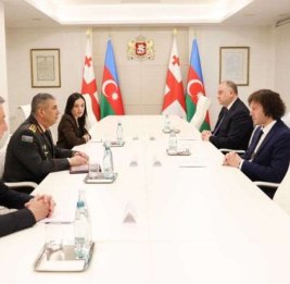 
Премьер-министр Грузии принял министра обороны Азербайджана