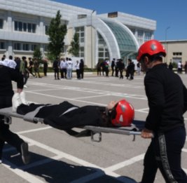 МЧС выбрало лучших юных спасателей и пожарных