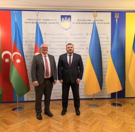 
Украина и Великобритания обсудили в Баку сотрудничество и вопросы безопасности