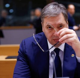 
Вучича предупредили об опасности