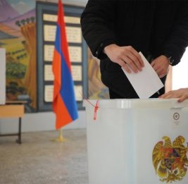 Скандал перед выборами в Армении: Москва обвинила Ереван в угрозе демократии