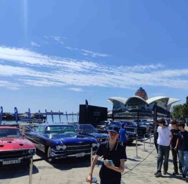 Фестиваль Classics & Supercars в Баку: раритетные автомобили и суперкары на набережной