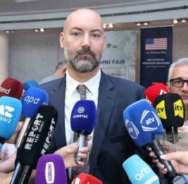 Коул: Значение образования в США для азербайджанских студентов трудно переоценить