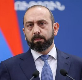 Мирзоян надеется обсудить отношения с Россией в конструктивной атмосфере