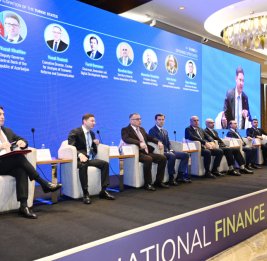 
В Баку начал работу Международный саммит &laquo;Банки и финансы&raquo;