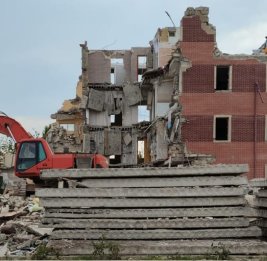 В Гёранбое сносят аварийные дома