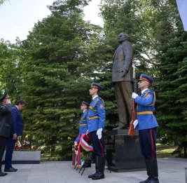 
Министр обороны Азербайджана совершает официальный визит в Сербию