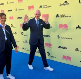 
Глава ФИФА предостерегает Лос-Анджелес от &laquo;счастливых варваров&raquo; на чемпионате мира по футболу