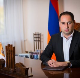 
У Пашиняна объяснили, почему нет поздравлений из Москвы