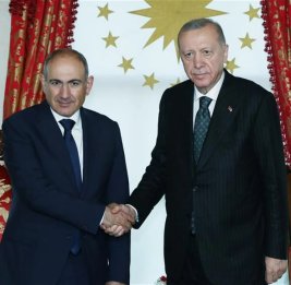 
Эрдоган поздравил Пашиняна с победой на парламентских выборах