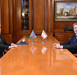 Премьер-министр Али Асадов встретился с Премьер-министром Турецкой Республики Северного Кипра